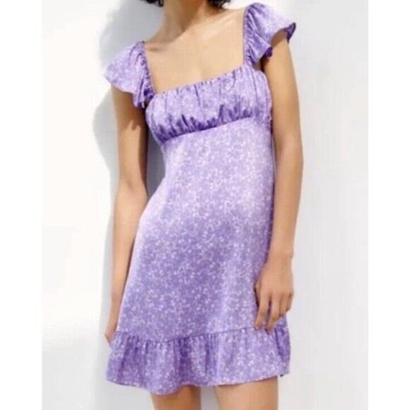 Zara Purple Floral Flutter Sleeve Mini Dress Satin Size Medium Women’s - Picture 1 of 9